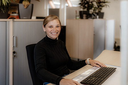 Anna Rempel bei der Arbeit