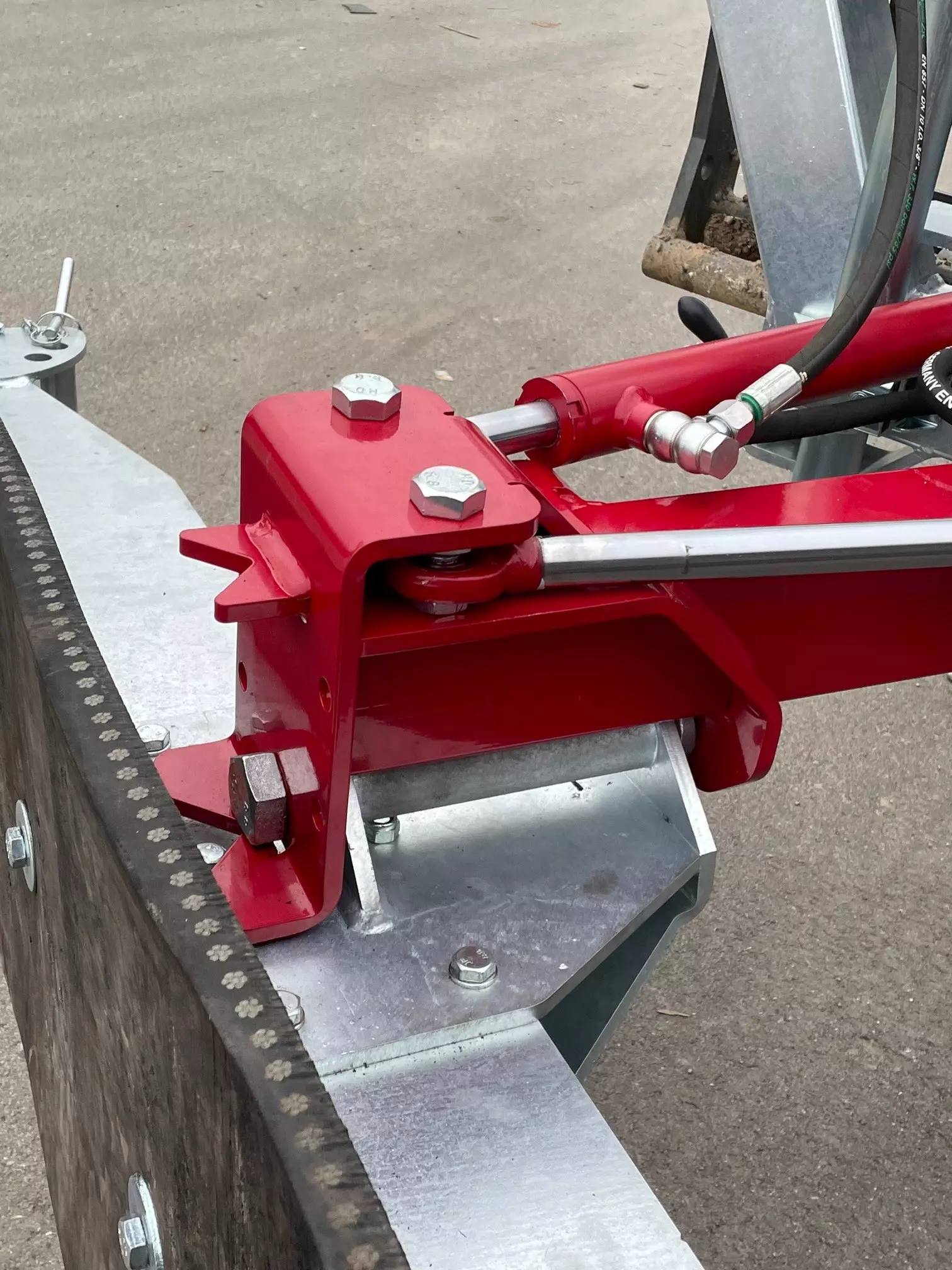 Schmutzschieber Joma-Tech, hydr. schwenkbar mit Euroaufnahme, verzinkt 2550mm