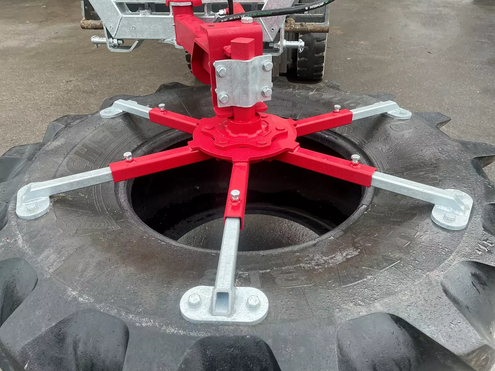 Futterschieber proLine hydr. schwenkbar mit Euro- & Dreipunktaufnahme