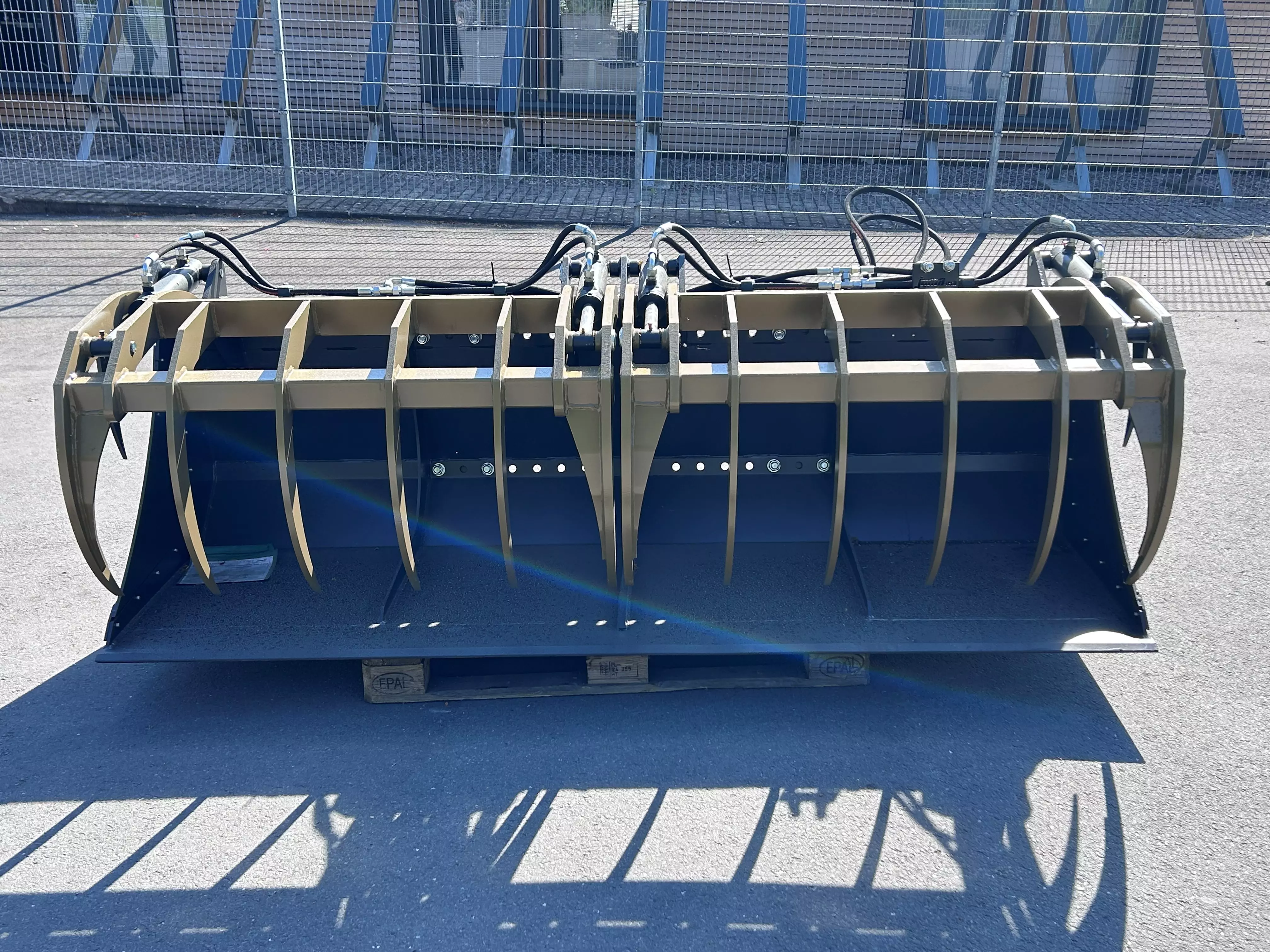 Greifschaufel Powergrip mit Euroaufnahme - 2400mm zweiteilig in Gold