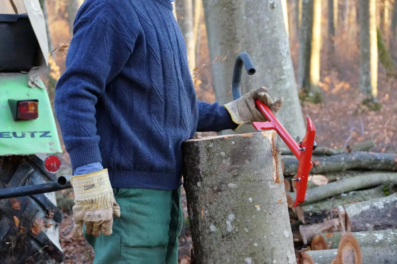HolzUp Brennholz Hebehilfe