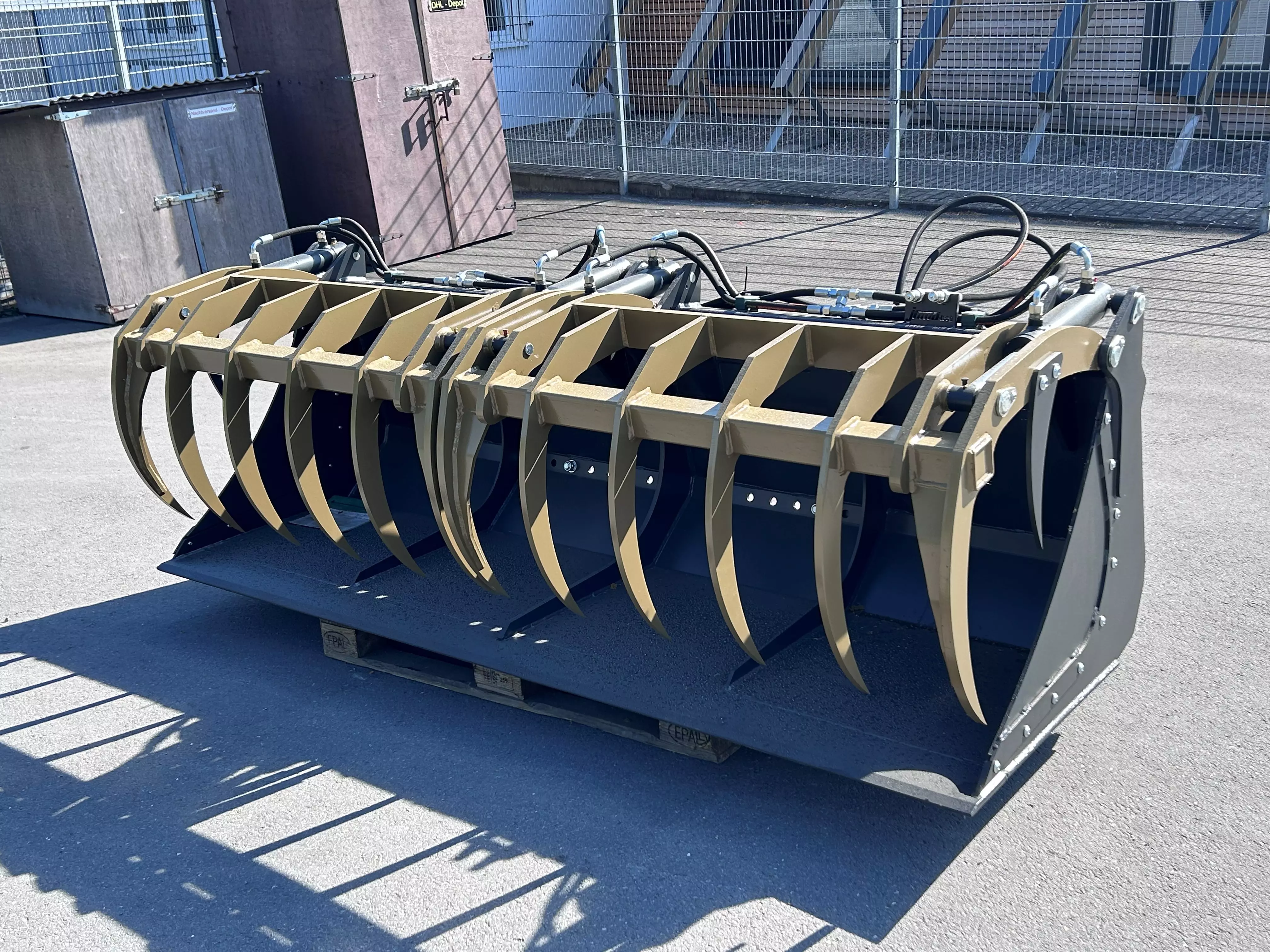 Greifschaufel Powergrip mit Euroaufnahme - 2400mm zweiteilig in Gold