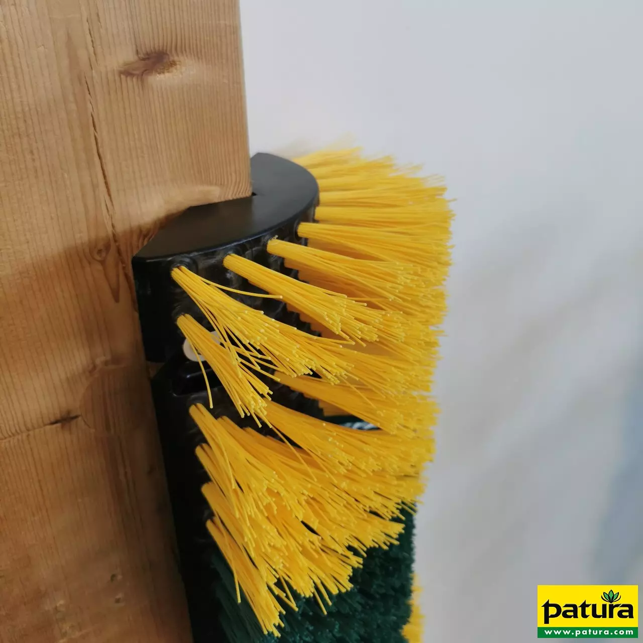 Kratzbürste Multifix für Wand- und Pfostenmontage 50 x 30 cm