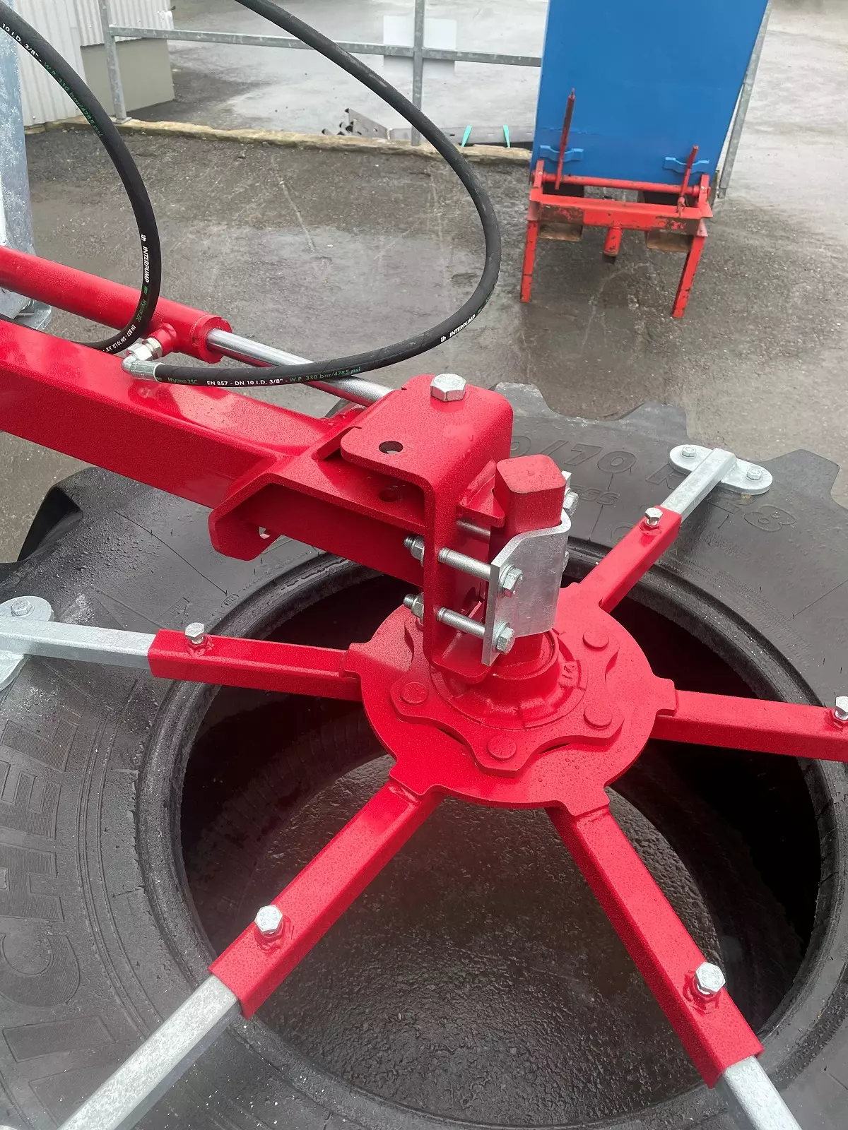 Futterschieber proLine hydr. schwenkbar mit Euro- & Dreipunktaufnahme