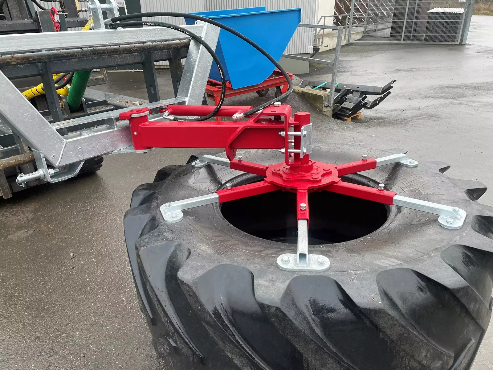 Futterschieber proLine hydr. schwenkbar mit Euro- & Dreipunktaufnahme