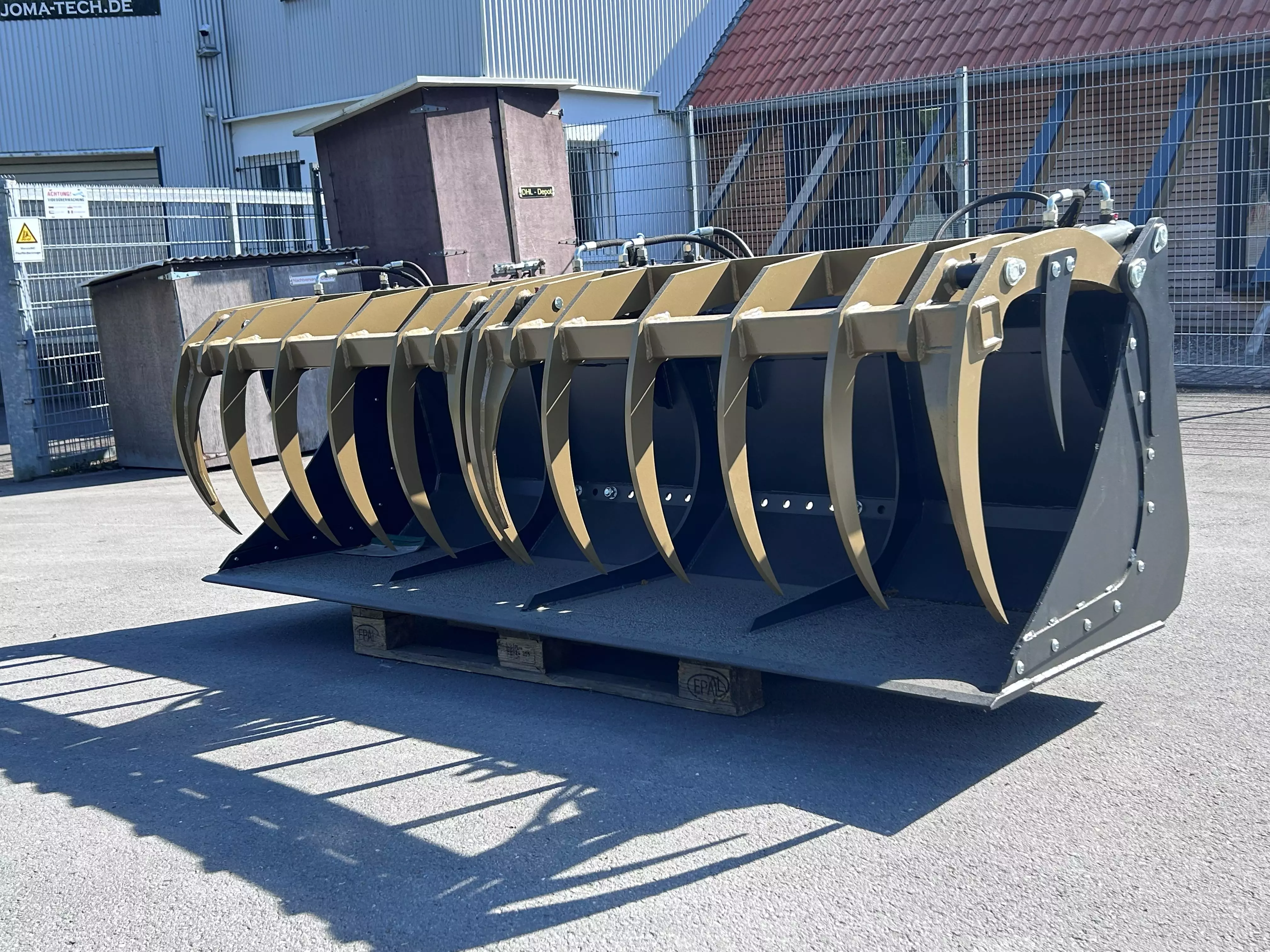 Greifschaufel Powergrip mit Euroaufnahme - 2400mm zweiteilig in Gold