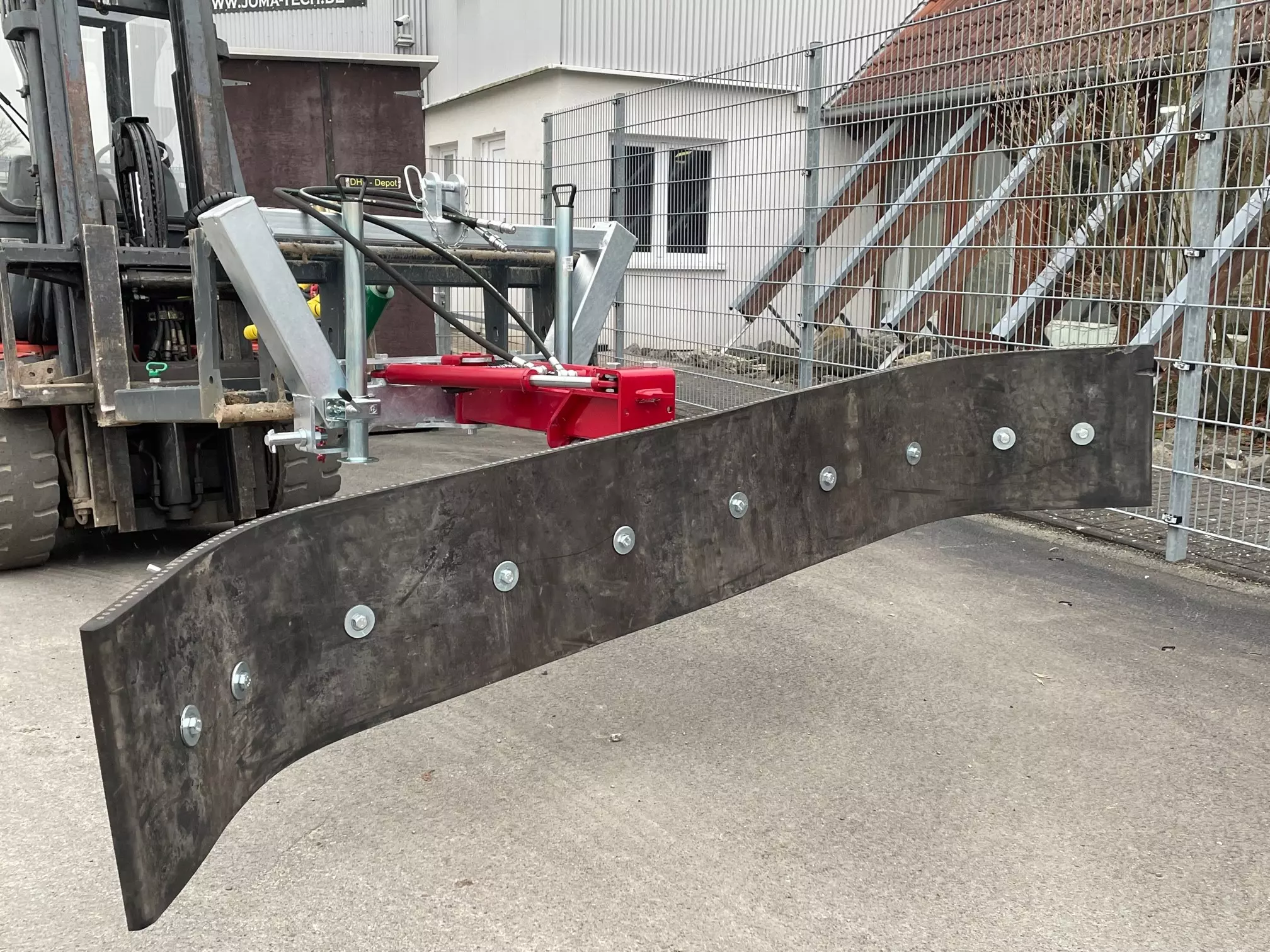 Schmutzschieber Joma-Tech, hydr. schwenkbar mit Euroaufnahme, verzinkt 2550mm