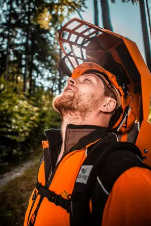 BaSt-Ing Rückenprotektor / Schutzausrüstung für die Holzernte VinZent
