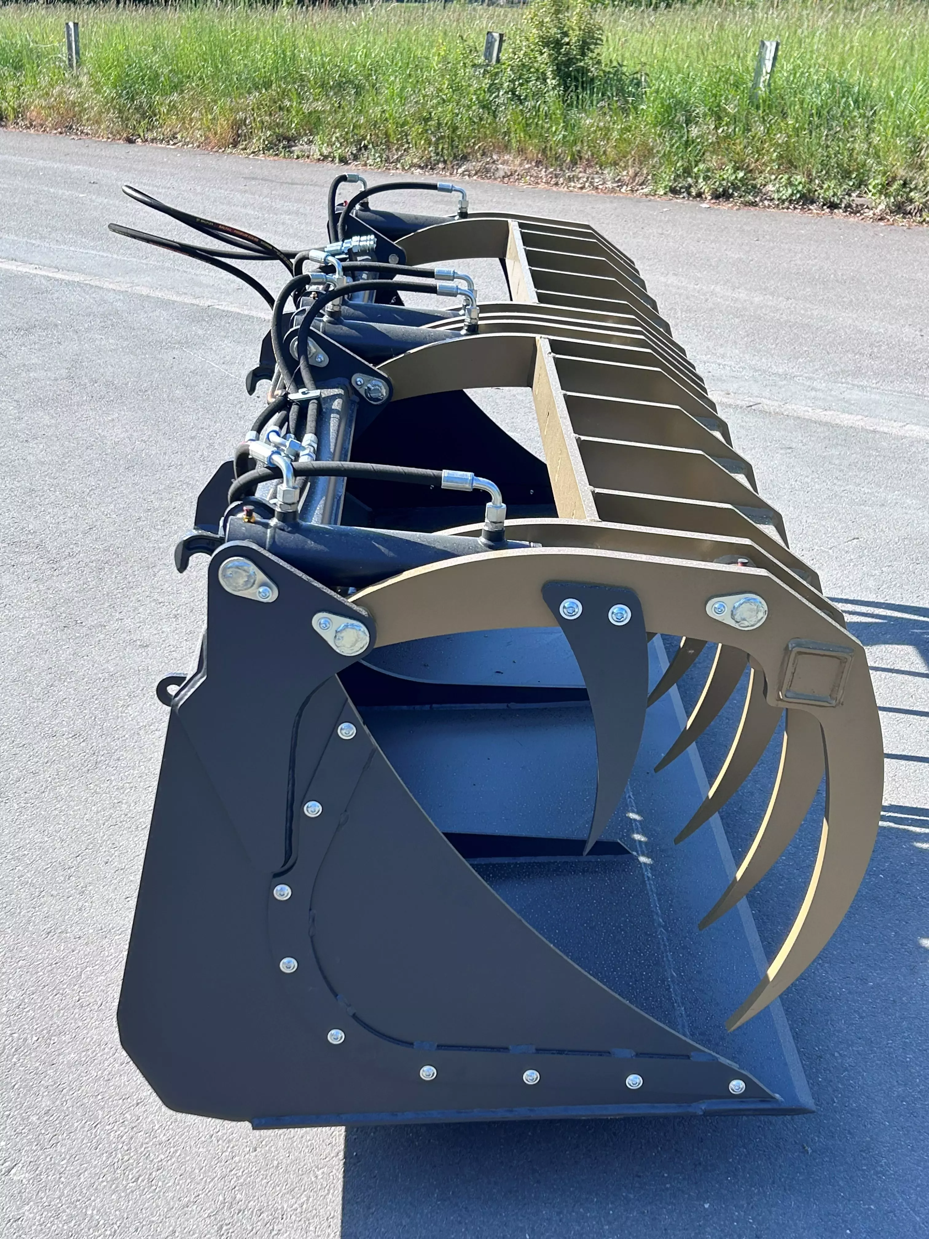 Greifschaufel Powergrip mit Euroaufnahme - 2400mm zweiteilig in Gold