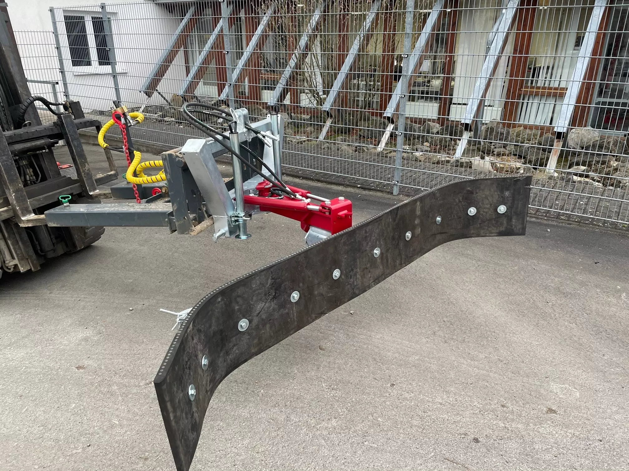 Schmutzschieber Joma-Tech, hydr. schwenkbar mit Euroaufnahme, verzinkt 2550mm